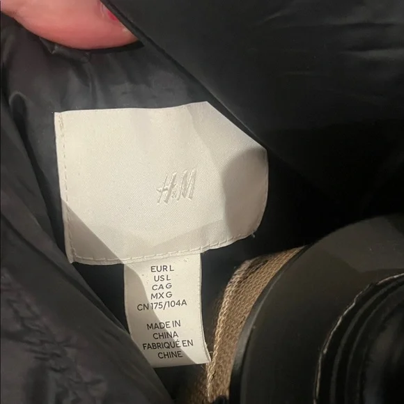 H&M Black Puffer Vest - Picture 6 of 9